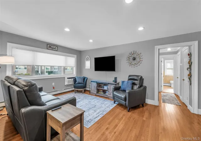 5th image of 4 Rose St, Hempstead, NY 11572