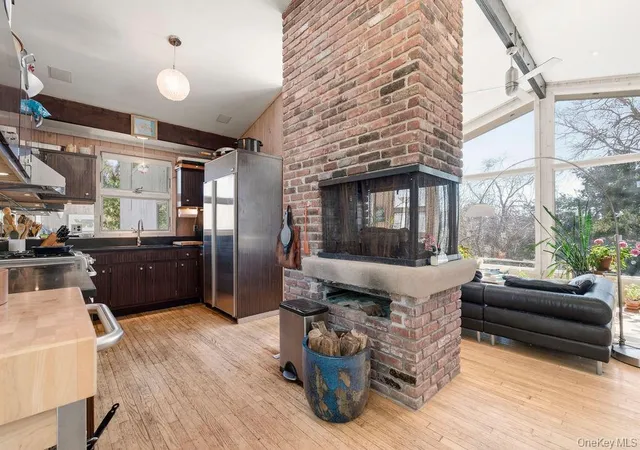 Photo 3 of Sale Pending at 27 Atterbury Rd, Southampton, NY 11968 | MLS# 975324 | Listing updated on 2026-09-12
