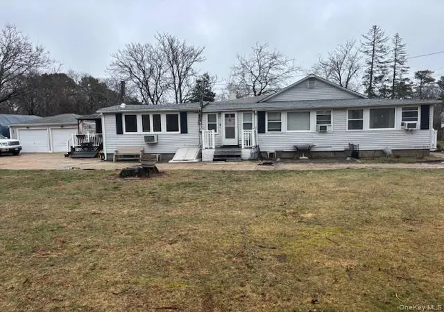 4th image of 112 Priscilla Ave, Riverhead, NY 11901 | MLS# 975327