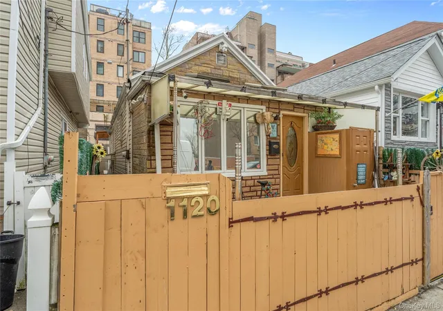 Photo 3 of Single family home for sale at 1120 Banner Ave, New York, NY 11235 | MLS# 975372 | Listing updated on 2026-04-09
