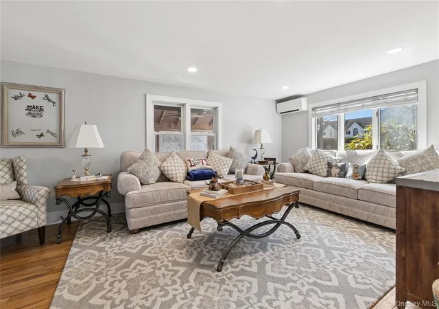 4th image of 20 Mitchell Rd, Westhampton Beach, NY 11978 | MLS# 975493