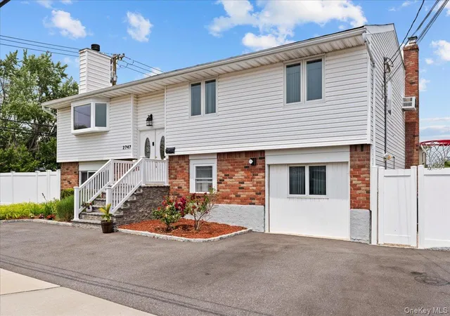 3rd image of 2747 Barbara Rd, Hempstead, NY 11710 | MLS# 975547