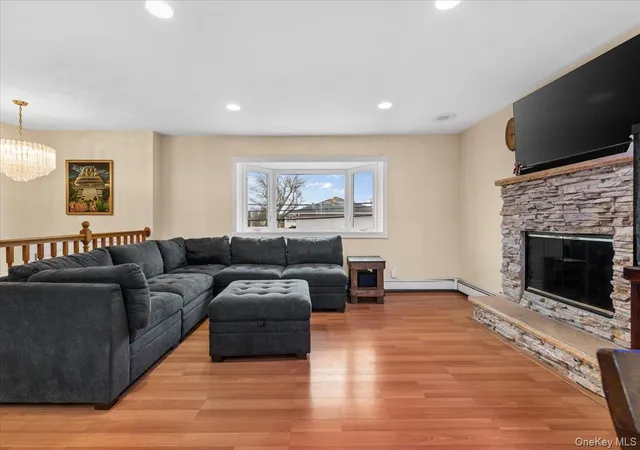 5th image of 2747 Barbara Rd, Hempstead, NY 11710 | MLS# 975547