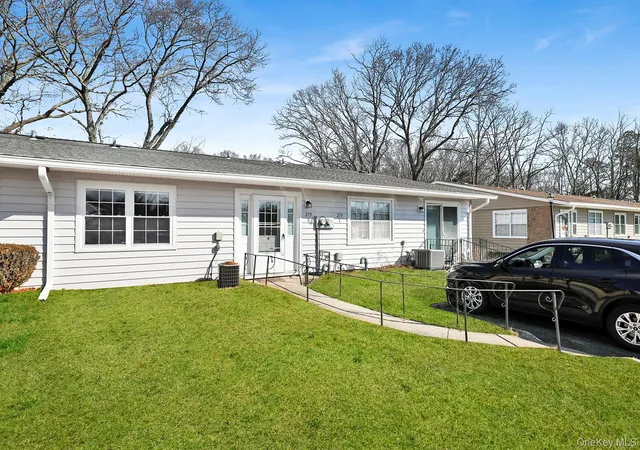 1st image of 279 Berwick Ct #B, Brookhaven, NY 11961 | MLS# 975589