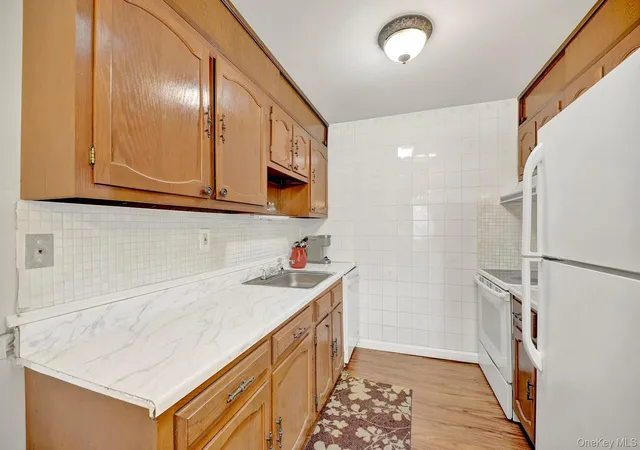 3rd image of 279 Berwick Ct, Brookhaven, NY 11961