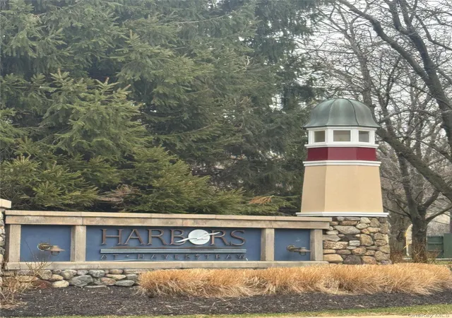 2nd image of 1109 Round Pointe Dr #1109, Haverstraw, NY 10927 | MLS# 975591