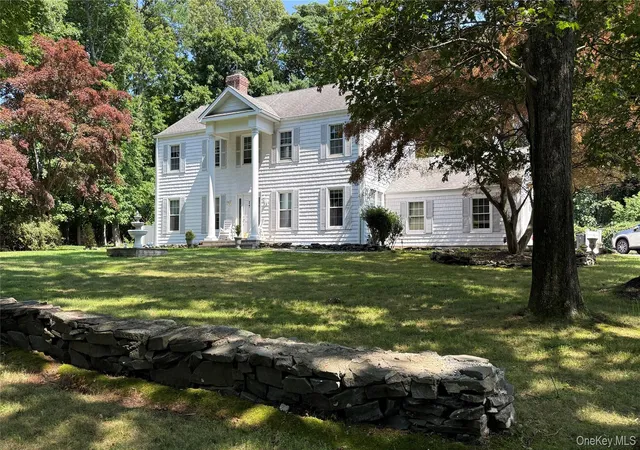 2nd image of 2 Three Pond Rd, Smithtown, NY 11787 | MLS# 975603