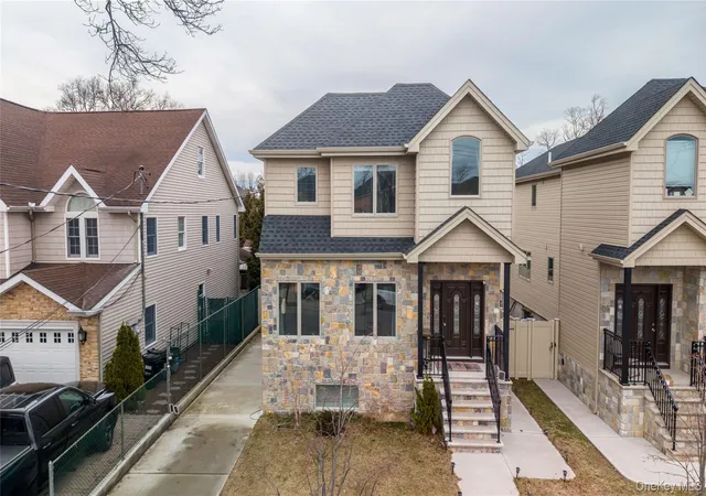 Photo 1 of Single family home for sale at 25 Sanford, New York, NY 10307 | MLS# 975618 | Listing updated on 2026-04-18