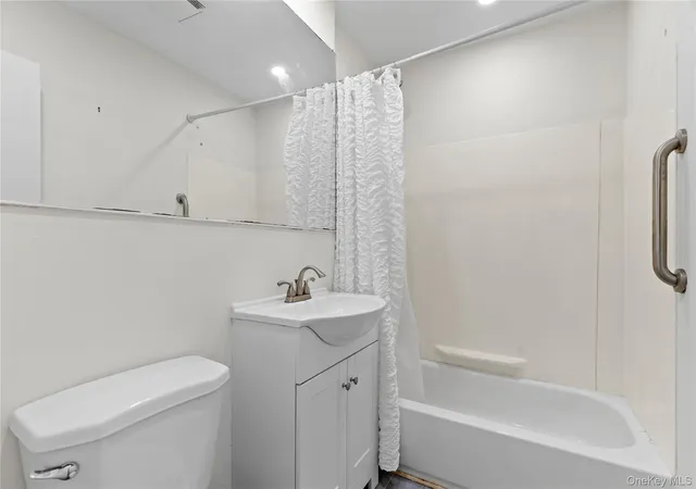 2nd image of 460 Old Town Rd, Port Jefferson Station, NY 11776