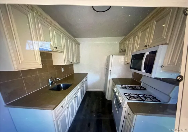 7th image of 5a Hemlock Dr, Islip, NY 11706 | MLS# 975726