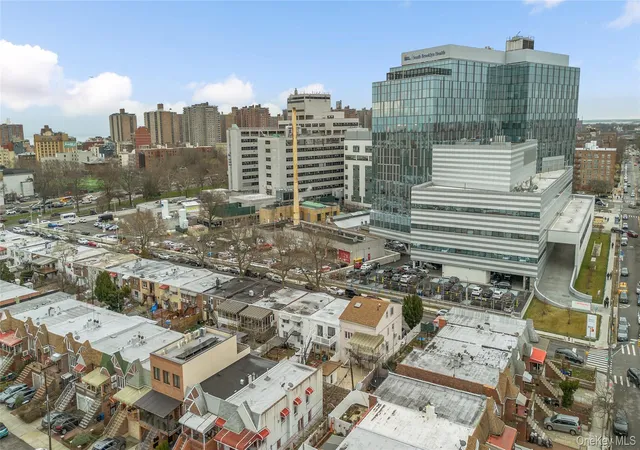 39th image of 2637 Hubbard St, New York, NY 11235 | MLS# 975775