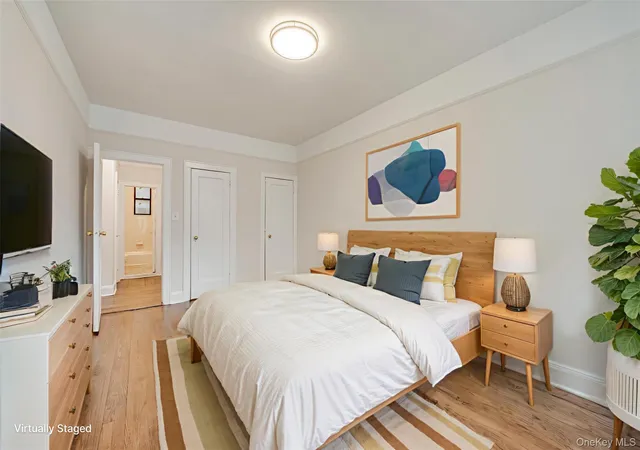 4th image of 43-33 46Th St, New York, NY 11104