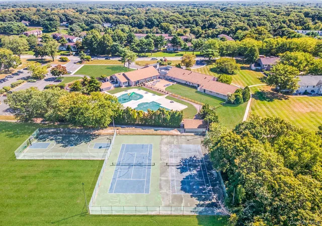 2nd image of 9 Kiowa Ct, Brookhaven, NY 11727