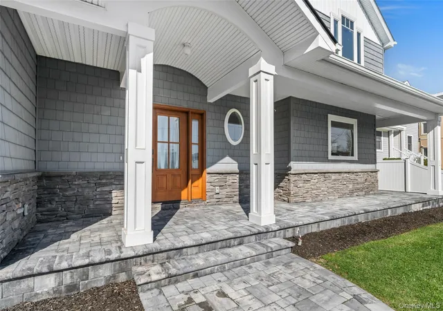 Photo 2 of Single family home for sale at 72 Grandview Dr, Shirley, NY 11967 | MLS# 975912 | Listing updated on 2026-09-01