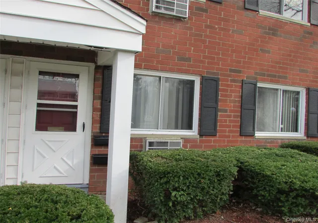 Photo 3 of Sale Pending at 7 Manor Dr #7, Cornwall, NY 12518 | MLS# 975944 | Listing updated on 2026-07-29