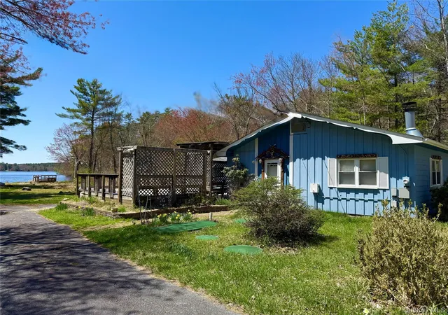 Homes for sale in Highland, NY | 236 Lakeview Dr Rd, Highland, NY 12743 | MLS# 975945