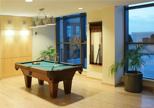 2nd image of 175 Huguenot St, New Rochelle, NY 10801