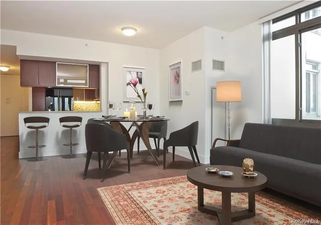 Homes for sale in New Rochelle, NY | 175 Huguenot St #2207, New Rochelle, NY 10801 | MLS# 975948