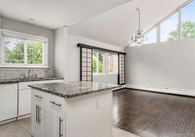 Homes for sale in Greenburgh, NY | 31 Kipling St, Greenburgh, NY 10530 | MLS# 975998