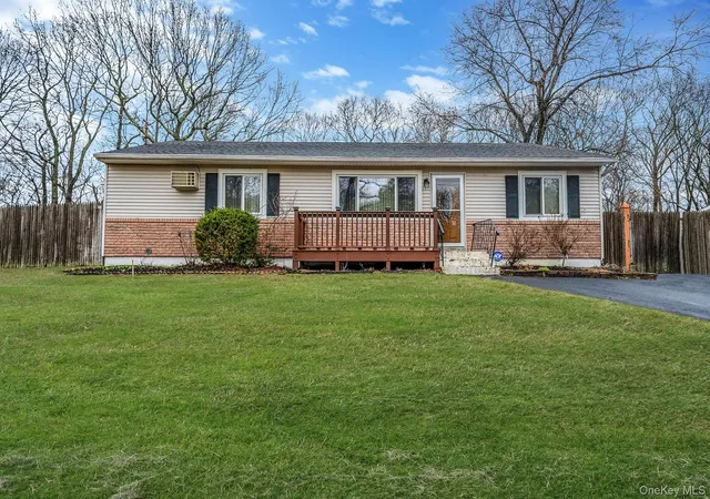 1st image of 15 Carr Ln, Medford, NY 11763 | MLS# 976013