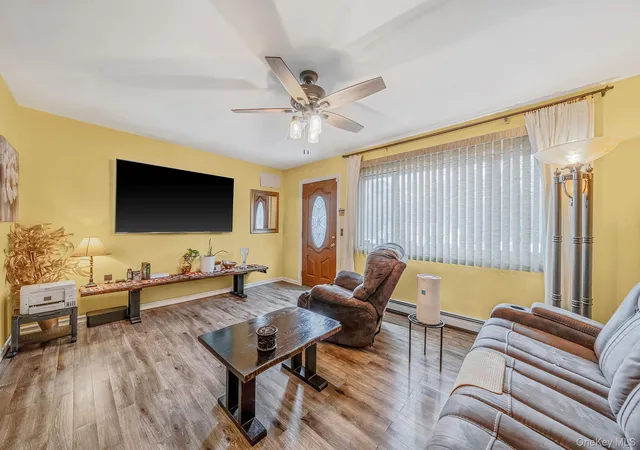 2nd image of 15 Carr Ln, Medford, NY 11763 | MLS# 976013