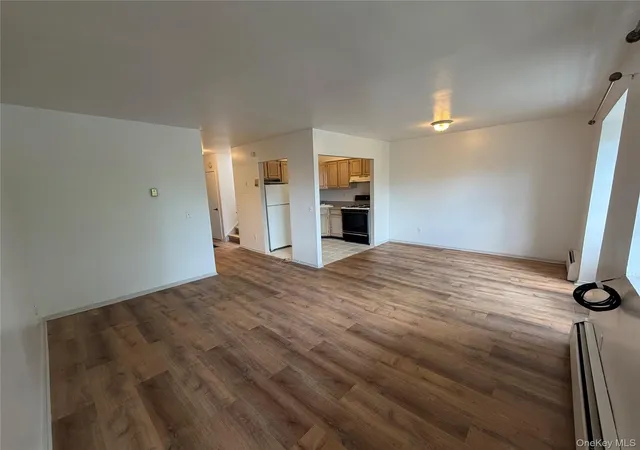 4th image of Maplewood Condominium, New York, NY 11432