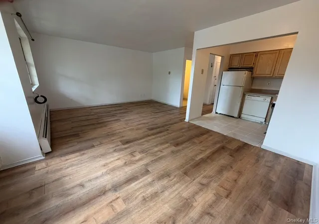 5th image of Maplewood Condominium, New York, NY 11432