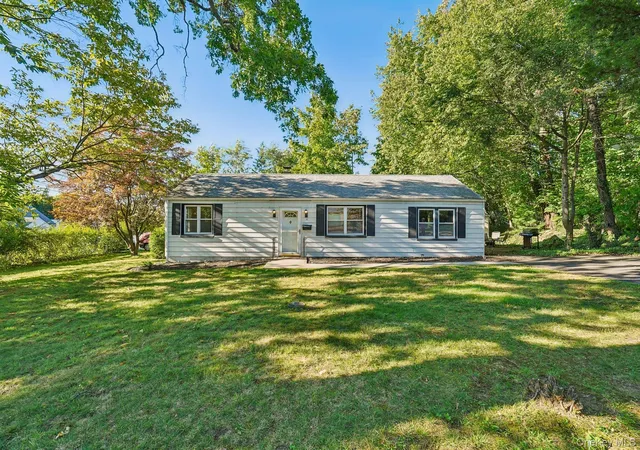 Photo 1 of Single family home for sale at 2 St Anthony Ave, Clarkstown, NY 10954 | MLS# 976017 | Listing updated on 2026-09-16