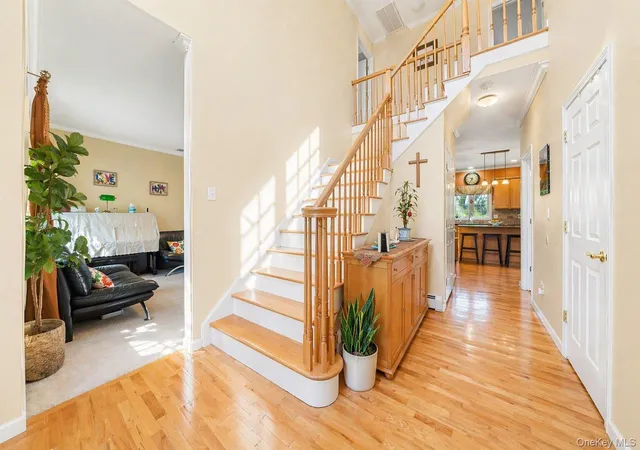 5th image of 3 Maidstone Ln, Monroe, NY 10950 | MLS# 976026