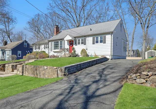 3rd image of 4 Ward St, Suffern, NY 10901 | MLS# 976059