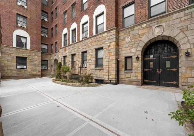 2nd image of 77-16 Austin St #4L, Forest Hills, NY 11375 | MLS# 976089
