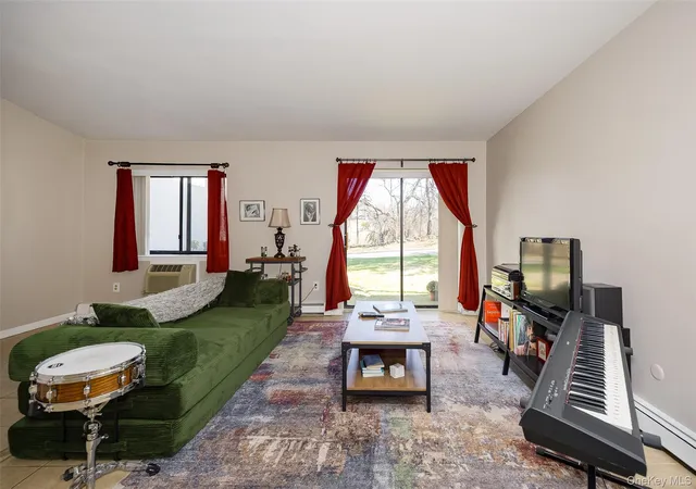 3rd image of 10 Skyline Dr #10, Fishkill, NY 12524 | MLS# 976166