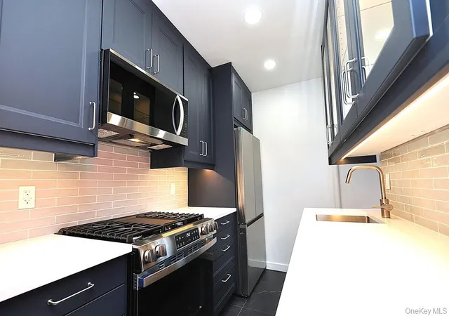 Homes for sale in Eastchester, NY | 196 Garth Rd #1G, Eastchester, NY 10583 | MLS# 976184