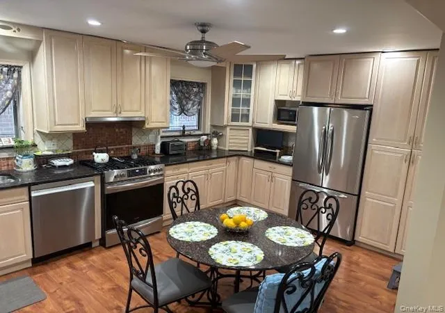 Listing Photo 5 - Condo for sale in building located at 155-51 Huron St, New York, NY 11414