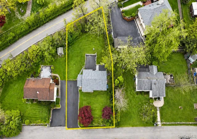 Photo 3 of Sale Pending at 19 Beverly Trl, Monroe, NY 10950 | MLS# 976302 | Listing updated on 2026-09-19