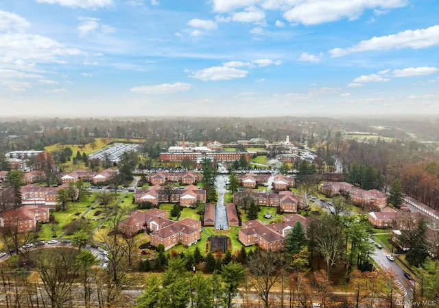 2nd image of 2 Bryant Crescent, White Plains, NY 10605