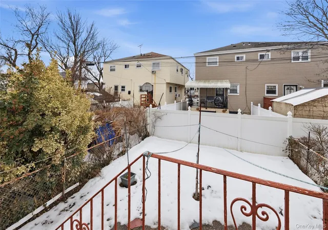 Photo 3 of Sale Pending at 25552 148th Drive, New York, NY 11422 | MLS# 976390 | Listing updated on 2026-04-08