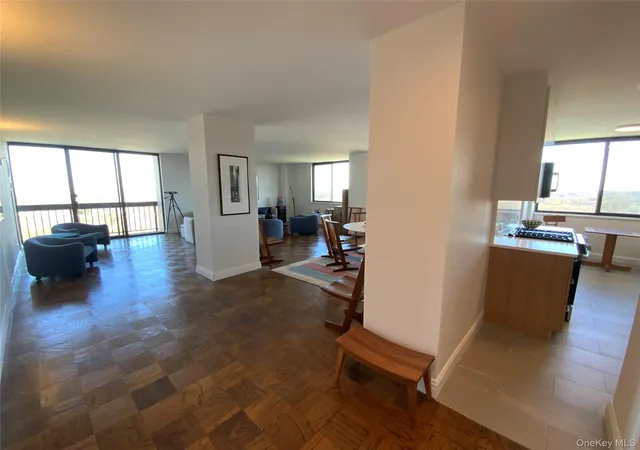 3rd image of 27110 Grand Central Pkwy, New York, NY 11550