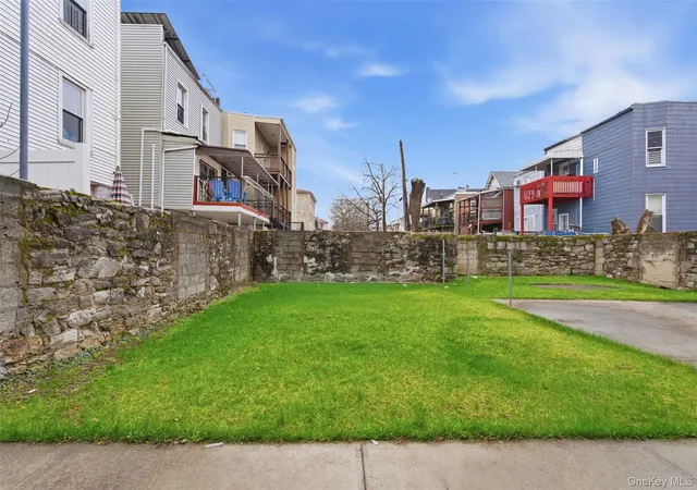 33rd image of 1677 Unionport Rd, New York, NY 10462 | MLS# 976438