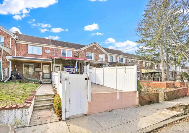 Photo 2 of Sale Pending at 136 76 71st Road, Flushing, NY 11367 | MLS# 976477 | Listing updated on 2026-09-30