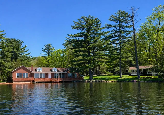 Photo 1 of Single family home for sale at 238 Lakeview Dr Rd, Highland, NY 12743 | MLS# 976488 | Listing updated on 2026-07-10
