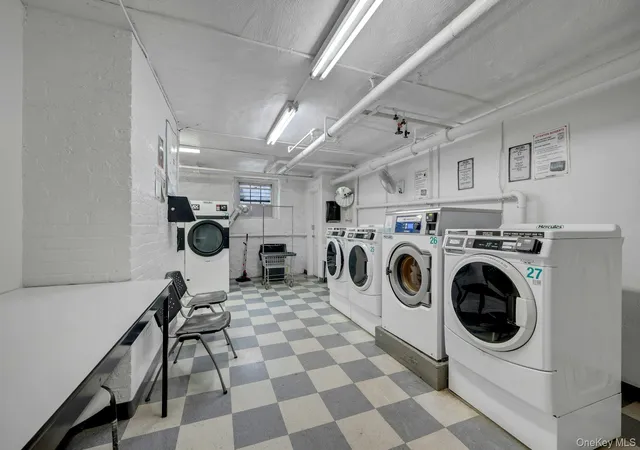2nd image of 3 Park Ln, Mount Vernon, NY 10552