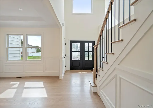 Photo 1 of Single family home for sale at 5 Steuben Dr, Oyster Bay, NY 11753 | MLS# 976535 | Listing updated on 2026-09-02