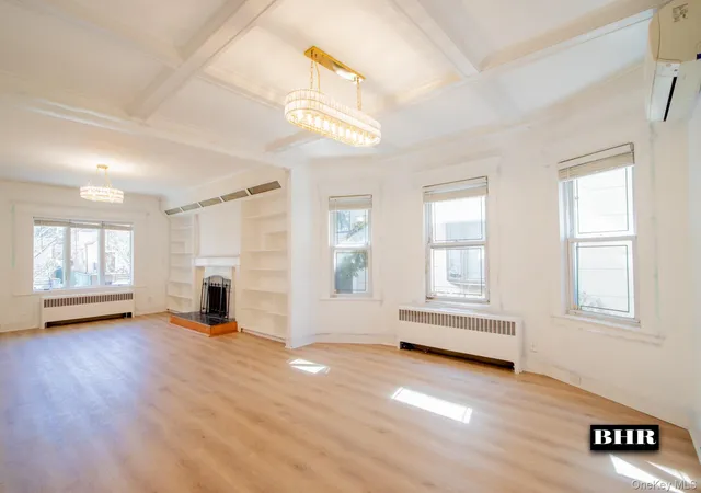 Photo 2 of Single family home for sale at 154 Beaumont St, New York, NY 11235 | MLS# 976538 | Listing updated on 2026-10-20