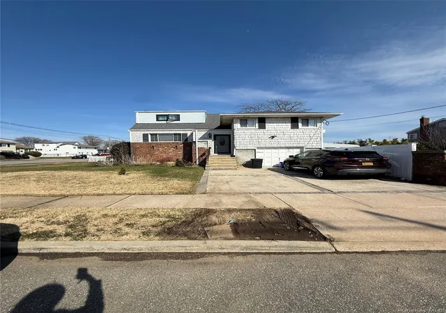 Photo 1 of Single family home for sale at 433 Miller Ave, Hempstead, NY 11520 | MLS# 976686 | Listing updated on 2026-03-26