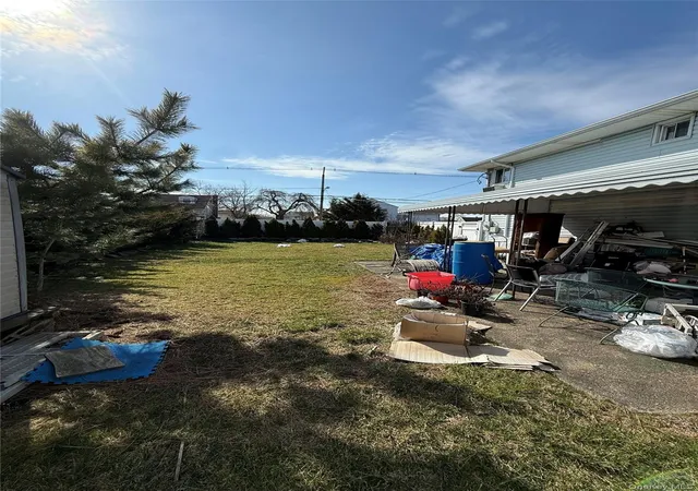 Photo 3 of Single family home for sale at 433 Miller Ave, Hempstead, NY 11520 | MLS# 976686 | Listing updated on 2026-03-26