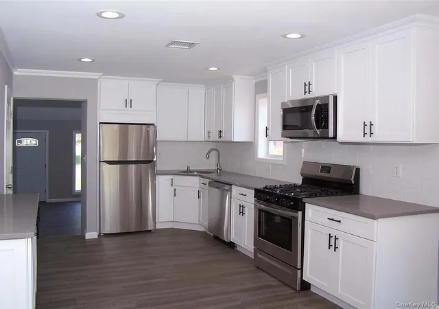 5th image of 36 Magnolia Dr, Mastic Beach, NY 11951 | MLS# 976693