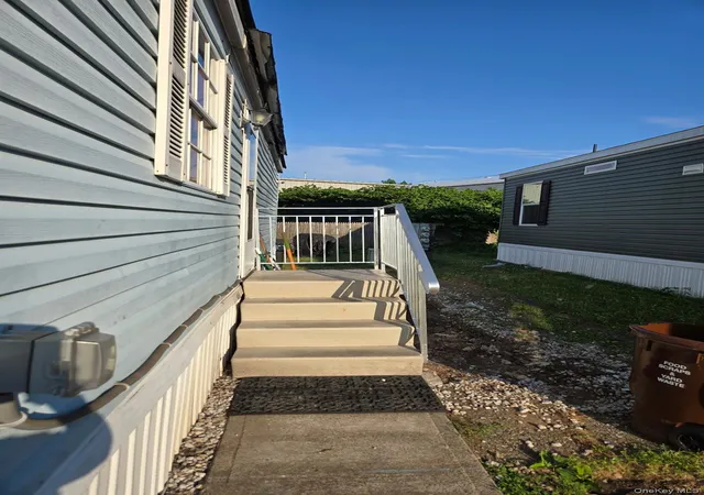 Photo 3 of Manufactured home for sale at 2701 Goethals Rd N #H4, New York, NY 10303 | MLS# 976763 | Listing updated on 2026-09-29