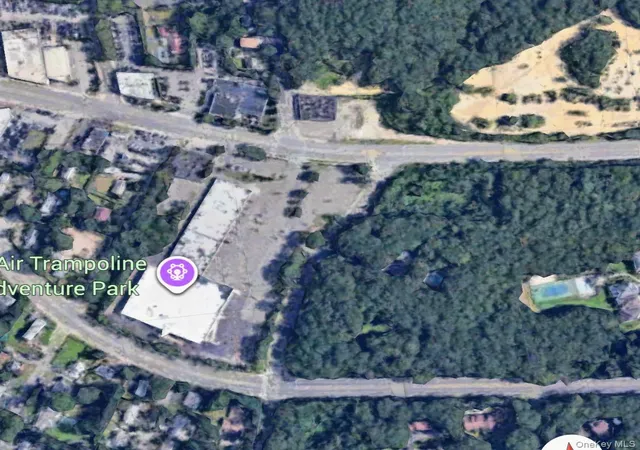 3rd image of 684 Old Country Rd, Huntington, NY 11746 | MLS# 976779
