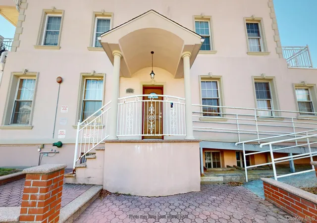 4th image of 4300 Atlantic Ave, New York, NY 11224